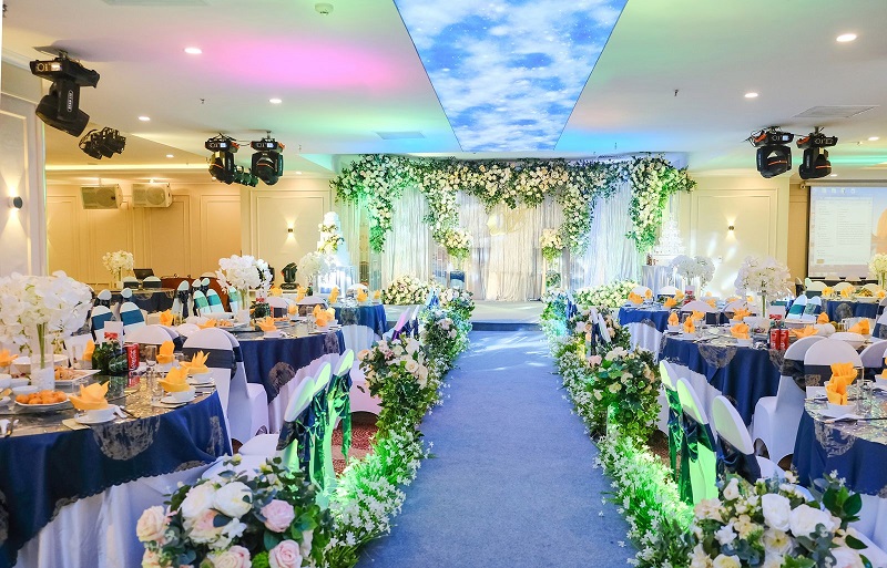 Tổ chức tiệc cưới ở khách sạn