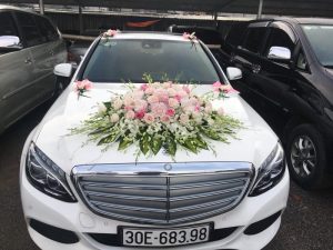 Một mẫu xe cưới đẹp